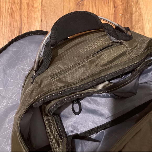 Travelers Choice Backpack. EUC - Picture 14 of 16